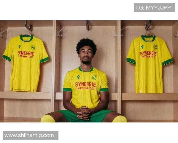 女孩子穿上足球星球衣展现活力与时尚魅力 打破性别界限的全新潮流风尚