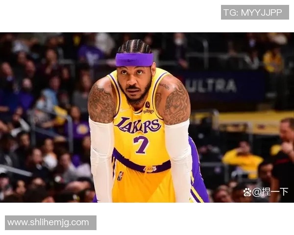 安东尼街头风格大揭秘 穿搭时尚与球场表现完美融合