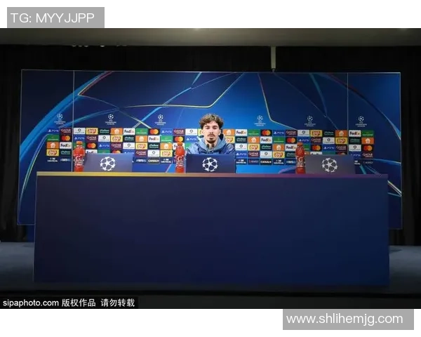 小国足球崛起之星:那些来自小国家的传奇球员与背后的故事 小国足球崛起之星:那些来自小国家的传奇球员与背后的故事