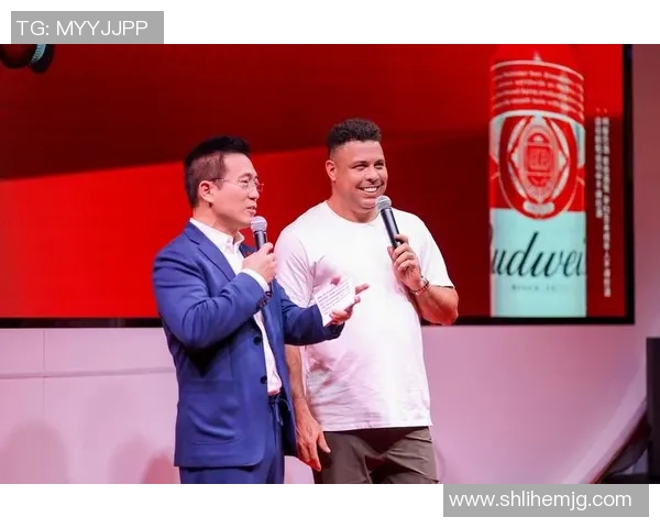 拥有私人足球场的球星们：豪华生活背后的足球传奇与投资智慧