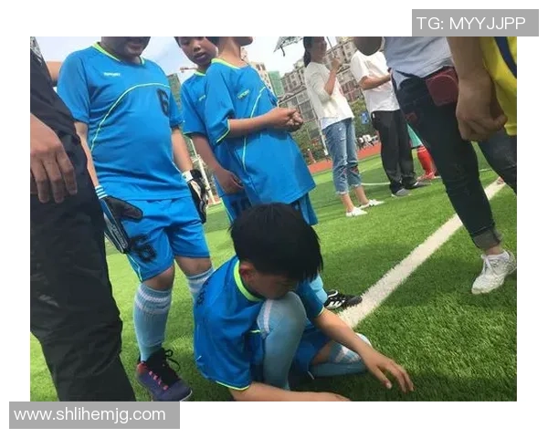 足球星卡中的星星折射寓意解析及其对球迷文化的影响