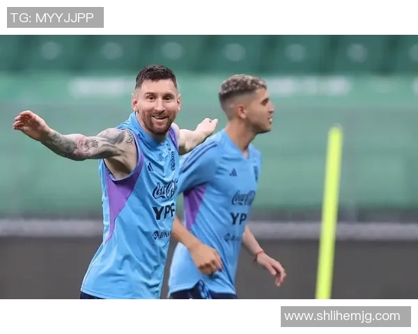 足球球星赛前热身全景解析展现力量速度与激情瞬间